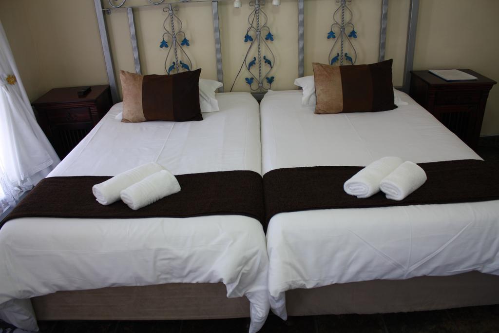 Sir Lambert'S Guesthouse Lambertʼs Bay 外观 照片